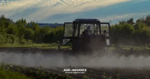 tecnologia de aplicação de defensivos. pulverização. trator aplicando herbicida